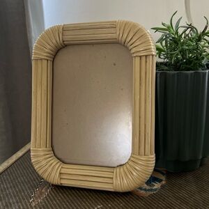 Natural Faux Rattan 4x6 Picture Frame Stand Or Wall